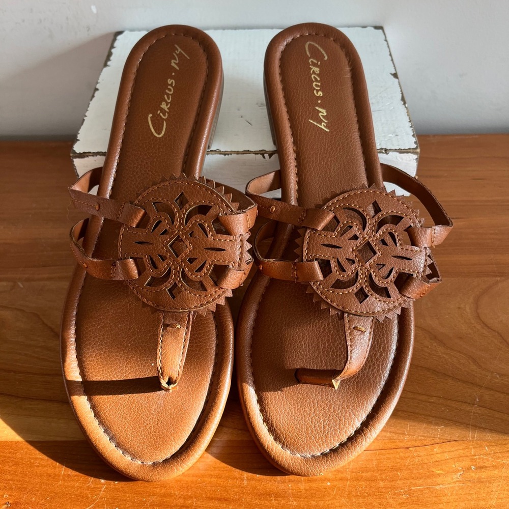 Circus NY Sam Edelman Women Cognac Brown Medallion Thong Flat‎ Sandals Size 7